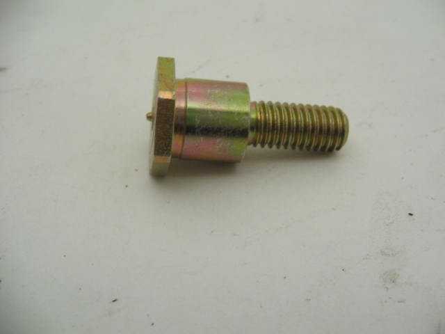 R LOWER W/REG WIRE ROLLER BOLT