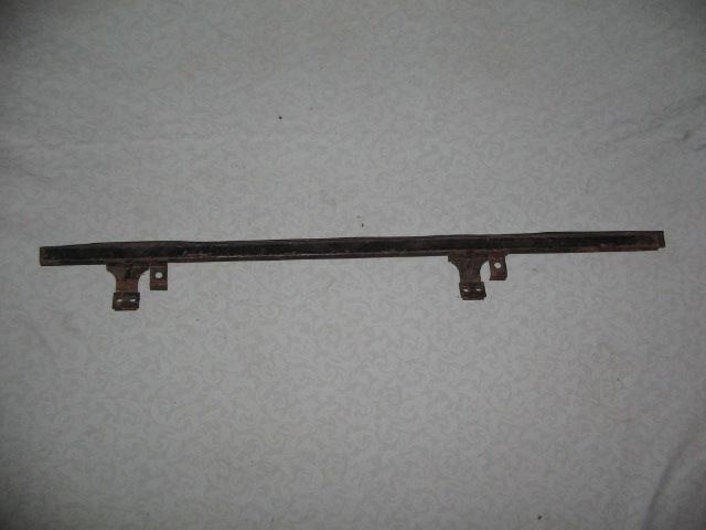 LOWER RIGHT GLASS CHANNEL