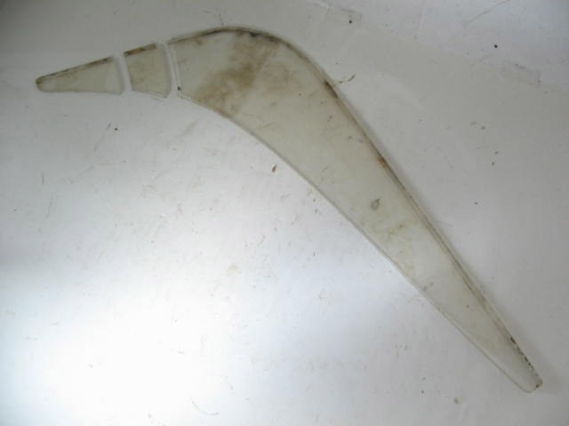 RIGHT ANTIDRAFT PANEL, BROKEN