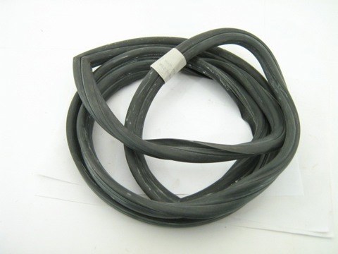 FRONT WINDSHIELD RUBBER