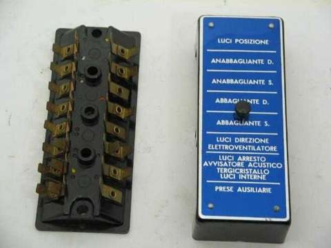 8 FUSE FUSE BOX