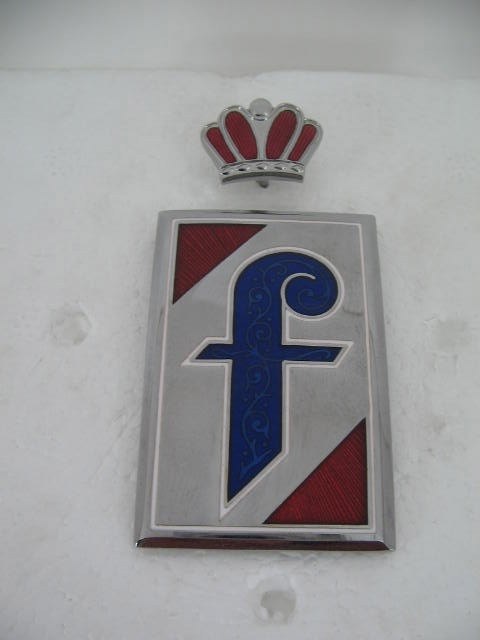DETACHED CROWN "f" EMBLEM