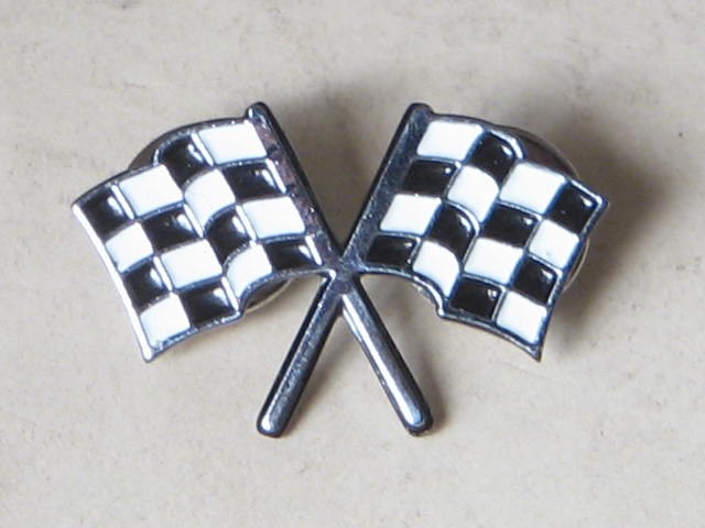 CROSSED FLAGS PIN