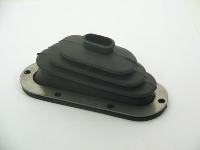 RUBBER SHIFT BOOT W RETAINER