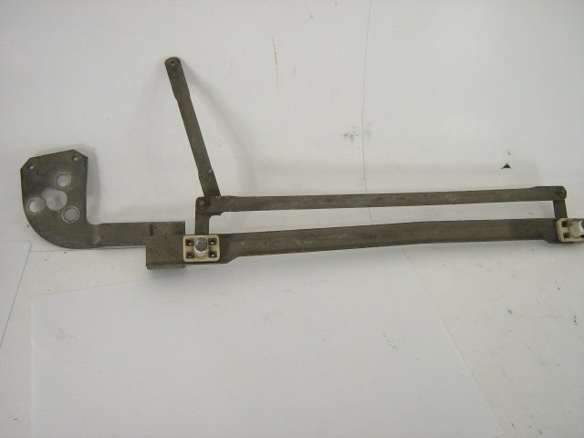 WIPER ASSY W POSTS & LINKS