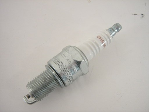 NONRESISTOR SPARK PLUG