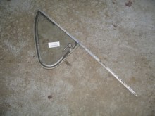 RIGHT WING VENT ASSEMBLY