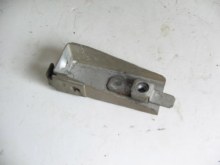 GLASS LOWER MOUNTING BRACKET