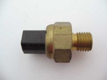 WATER TEMP SENDER IN HEAD