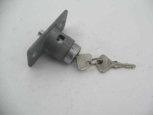LOCK ASSEMBLY WITH KEY
