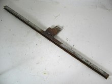 LEFT DOOR GLASS LOWER MOUNT