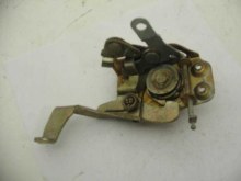 RIGHT DOOR LATCH