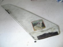 RIGHT DOOR WING GLASS