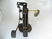 CLUTCH/BRAKE PEDAL ASSEMBLY