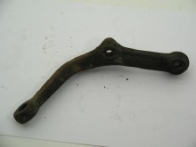RIGHT STEERING ARM AT KNUCKLE