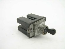 4 FLAT TERM BLK TOGGLE SWITCH