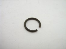 VALVE GUIDE SNAP RING