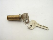 LOCK CYLINDER FOR HANDLE
