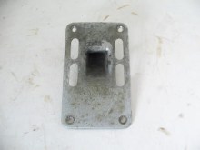 LATCH PLATE NEAR TARGA TOP