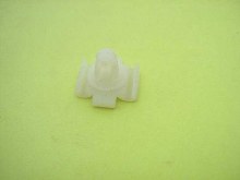 SIDE MOULDING RETAINING CLIP