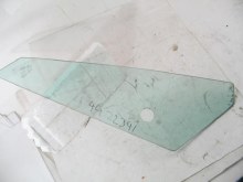 1984-88 RT VENT GLASS W HOLE