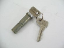 TRUNK KEY SET & TUMBLER