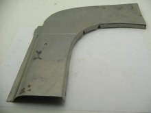 LEFT FRONT FENDER SILL JOINER