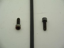 DOOR HINGE TO DOOR SCREW