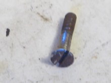 DOOR GUIDE TO DOOR SCREW