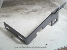 LEFT FRONT MOUNTING BRACKET