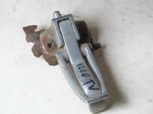 CONVERTIBLE TOP LATCH ASSEMBLY