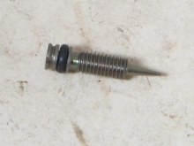 IDLE MIXTURE ADJUSTMENT SCREW
