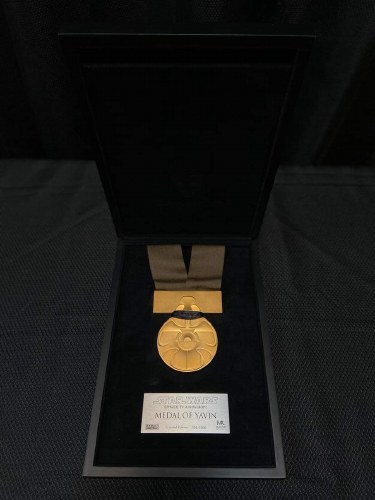Star Wars Master Replicas Episode IV A New Hope Medal of Yavin