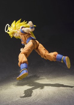 Additional picture of Dragon Ball Z Super Saiyan 3 Son Goku S.H. Figuarts Figure Reissue