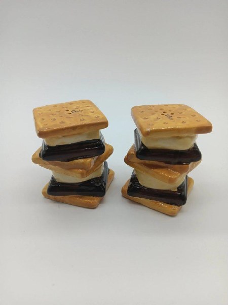 Rivers Edge Salt and Pepper Shakers S'Mores