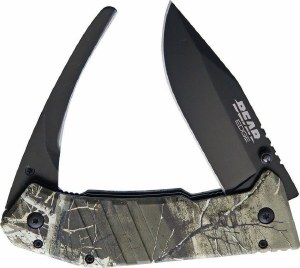Bear & Sons Knives 61522 Edge Skinner/Gut Hook 5" Camo