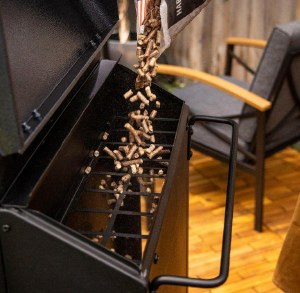 Additional picture of Pit Boss Navigator Vertical Pellet Smoker 3 Rack Black