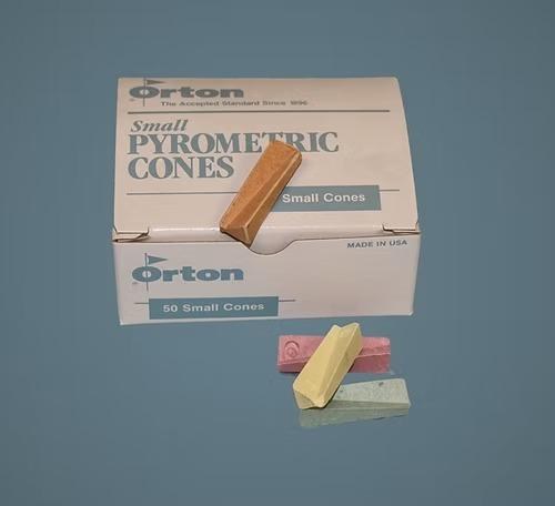 SRB4 - Sm. Regular Pyrometric Cones #4 (50/Box)