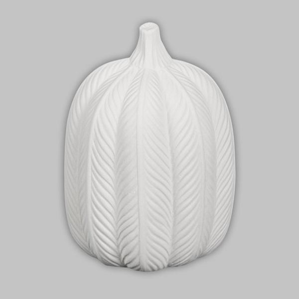 MB1567 - Tall Knit Pumpkin     4.25"W x 6"H