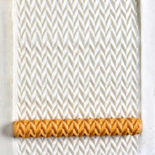 HR006 - Hand Roller: Zig Zag, 10cm