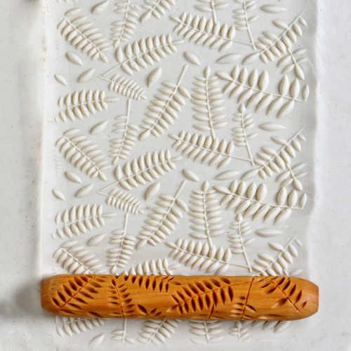 HR017 - Hand Roller: Fern Leaves, 10cm