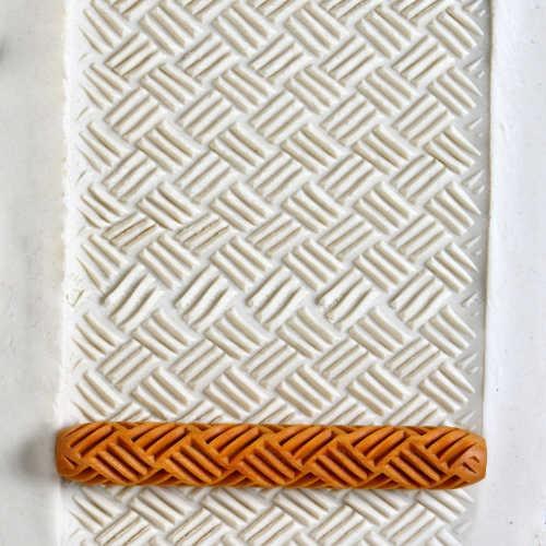HR023 - Hand Roller: Angled Basket Weave, 10cm