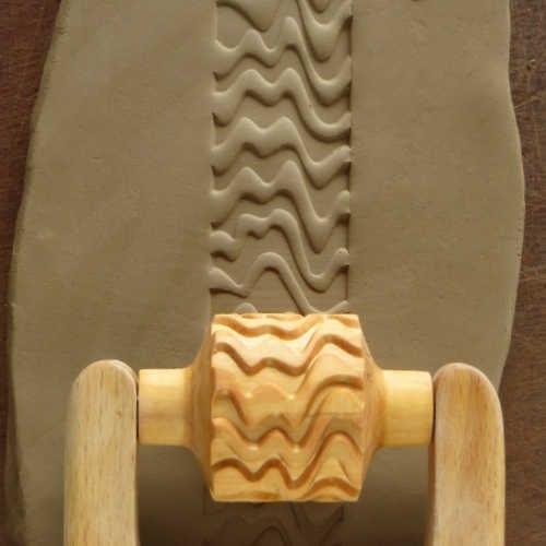 RM025 - Med. Handle Roller: Curvy Zebra, 3cm