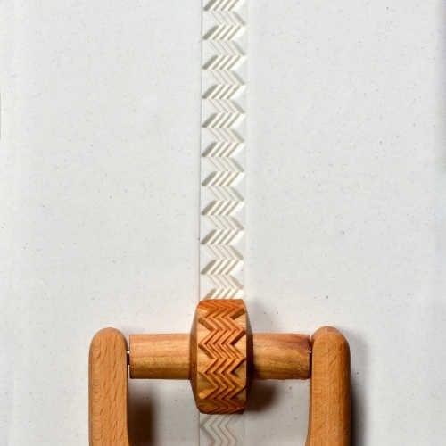 RS004 - Sm. Handle Roller: Zig Zag, 1.5cm