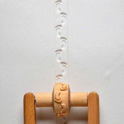 RS009 - Sm. Handle Roller: Footprints, 1.5cm