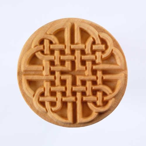 SCXL015 - Extra Lrg. Round Stamp: Celtic Knot, 6cm