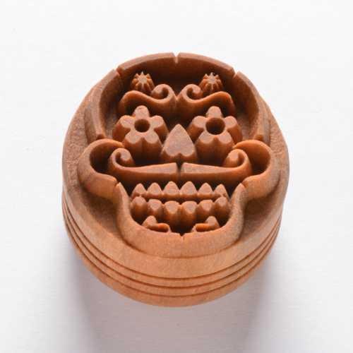 SCL107 - Lrg. Round Stamp: Day of the Dead Skull, 4cm