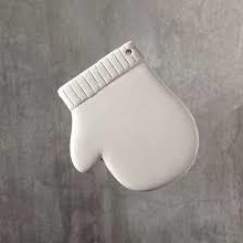 35968 - Mitten Ornament     3"W x 0.25"H