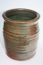 Additional picture of MBG-044  Green Shino  Cone 6, Pint