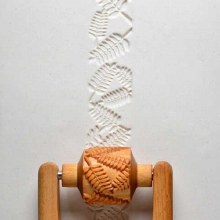 RM-026 Med. Handle Roller - Fern Leaves, 3cm